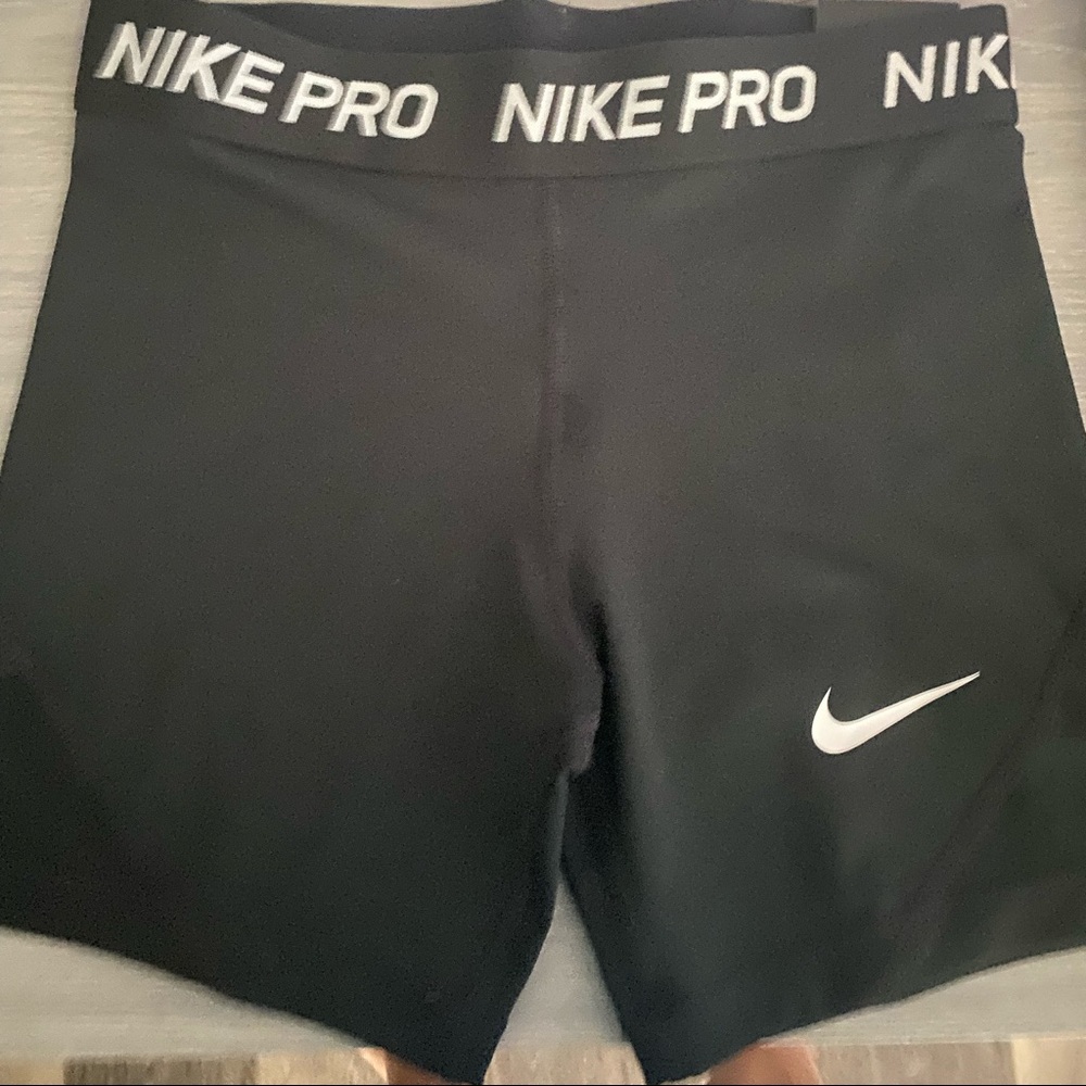 Black Nike Pros